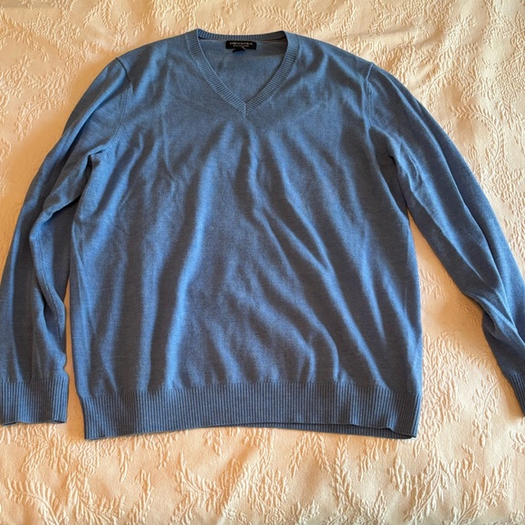 Banana Republic Other - Banana Republic 100% merino wool v neck sweater light blue size XL